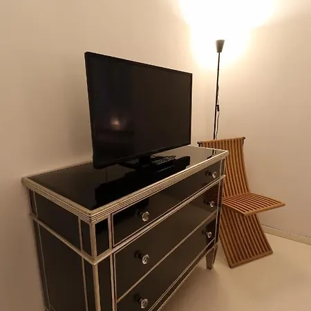 Apartment Intern8