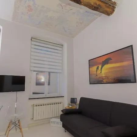 Intern8 Apartment *